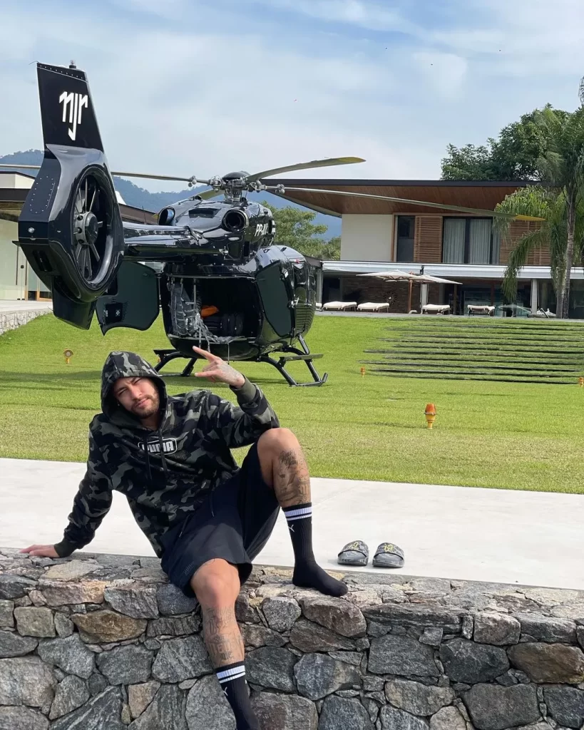 neymar-jr-private-helicopter-the-talk-trends